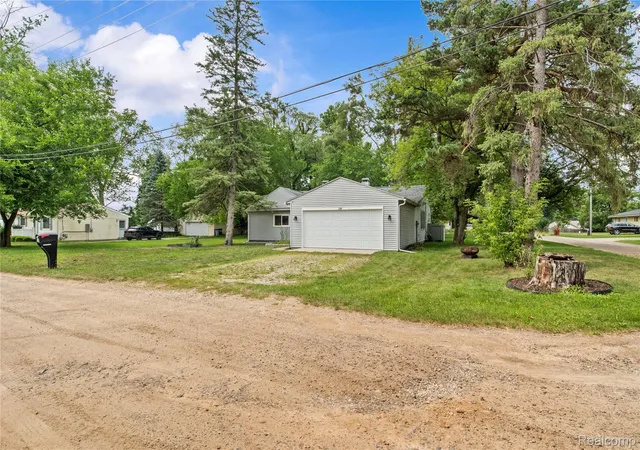 Photo 3 of Single family home for sale at 1145 Bayfield St, Lake Orion, MI 48362 | MLS# 20261054872 | Listing updated on 2026-09-02