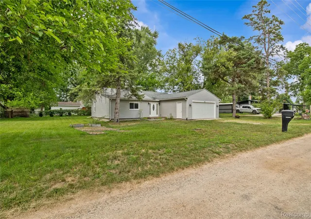 Photo 4 of Single family home for sale at 1145 Bayfield St, Lake Orion, MI 48362 | MLS# 20261054872 | Listing updated on 2026-09-02