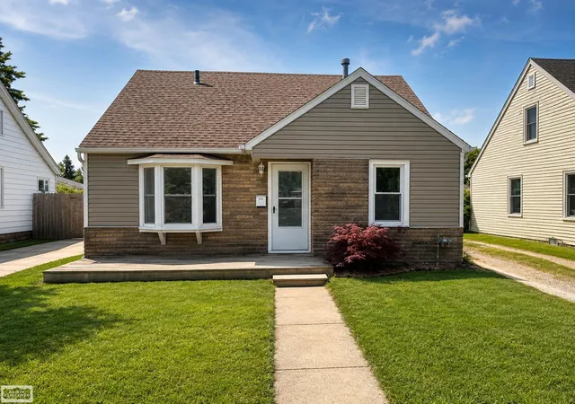5th image of 163 Ward St, Marine City, MI 48039 | MLS# 58050215100