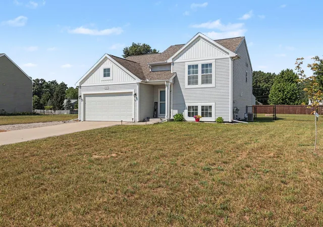 1st image of 11157 Meadow Wood Cir, Greenville, MI 48838 | MLS# 65026036396