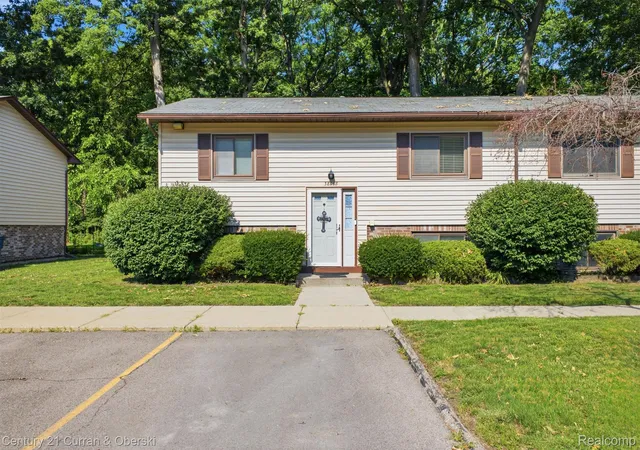 Photo 3 of Condo for sale at 38098 Hixford Pl, Westland, MI 48185 | MLS# 20261054880 | Listing updated on 2026-07-28
