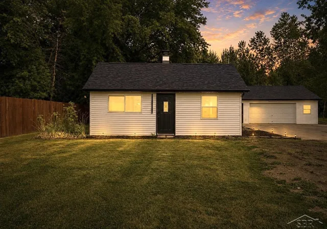 3rd image of 9095 East Rd, Burt, MI 48417 | MLS# 61050215106