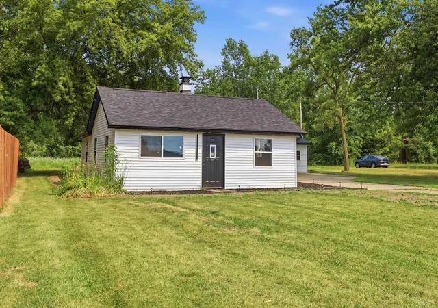 5th image of 9095 East Rd, Burt, MI 48417 | MLS# 61050215106