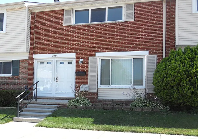 1st image of 8192 Farnum Ave, Warren, MI 48093 | MLS# 58050215107