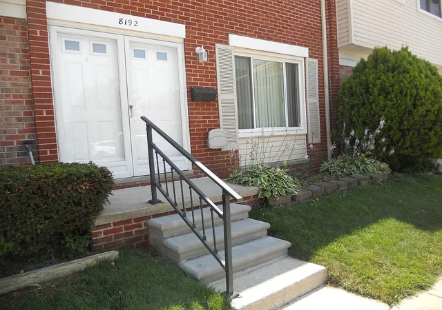 2nd image of 8192 Farnum Ave, Warren, MI 48093 | MLS# 58050215107