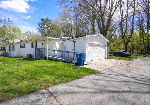Photo 1 of Sale Pending at 8260 Earls Ct, Kalamazoo, MI 49009 | MLS# 65026036406 | Listing updated on 2026-09-14