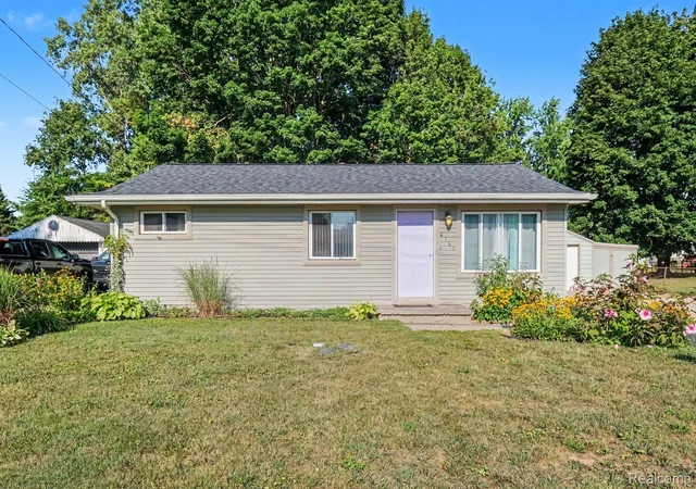 Photo 1 of Sale Pending at 4160 Bristolwood Dr, Flint, MI 48507 | MLS# 20261054887 | Listing updated on 2026-08-23