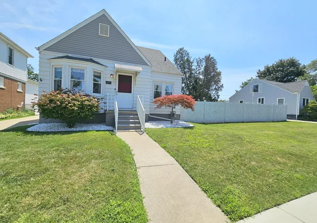 Photo 1 of Single family home for sale at 495 North Dr, Wyandotte, MI 48192 | MLS# 81026036416 | Listing updated on 2026-07-30