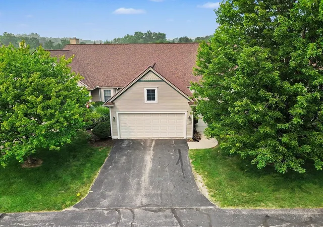 4th image of 208 Pierce Lake Dr, Chelsea, MI 48118 | MLS# 81026036428