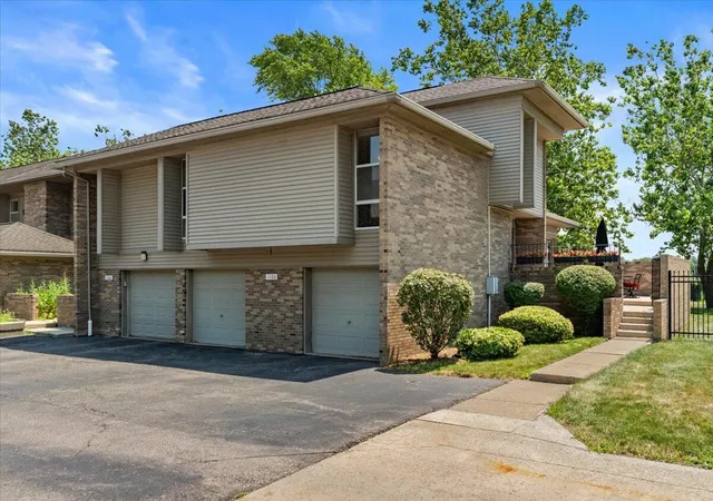 Photo 1 of House for sale at 1100 Saint Aubin Pl, Detroit, MI 48207 | MLS# 81026036418 | Listing updated on 2026-10-06