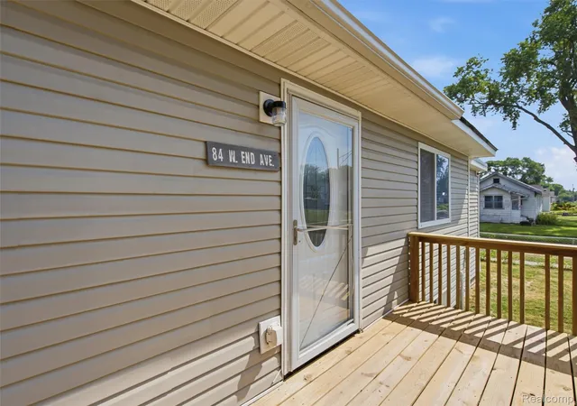Photo 4 of Single family home for sale at 84 W End Ave, Waterford, MI 48328 | MLS# 20261054909 | Listing updated on 2026-09-18