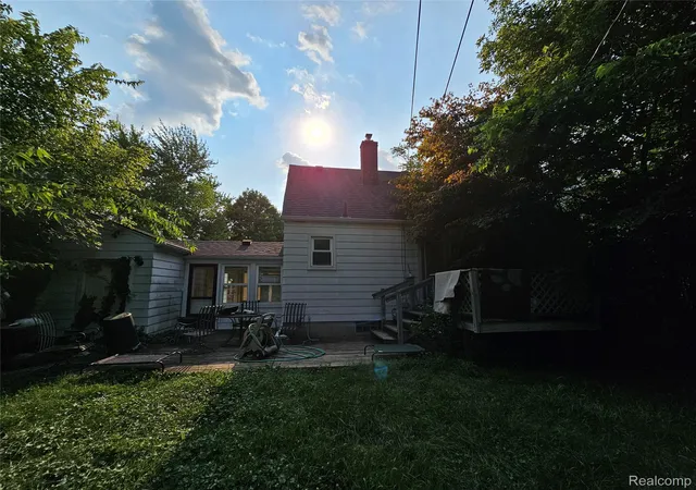 Photo 4 of Single family home for sale at 15524 Macarthur, Redford, MI 48239 | MLS# 20261054916 | Listing updated on 2026-07-17