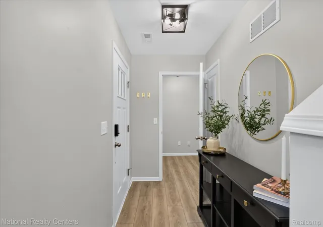 Photo 3 of Condo for sale at 565 Jenny Way, Brighton City Livingston, MI 48116 | MLS# 20261054921 | Listing updated on 2026-08-23