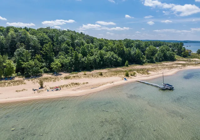 Photo 2 of Single family home for sale at 7752 Clearwater Ct, Williamsburg, MI 49690 | MLS# 78080071150 | Listing updated on 2026-07-26