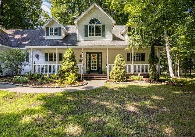 Photo 4 of Single family home for sale at 7752 Clearwater Ct, Williamsburg, MI 49690 | MLS# 78080071150 | Listing updated on 2026-07-26