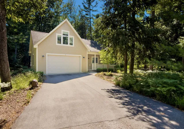 Photo 1 of Single family home for sale at 6 Twisted Oak, Glen Arbor Township Leelanau, MI 49636 | MLS# 78080071152 | Listing updated on 2026-09-03