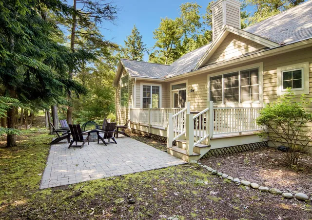 Photo 2 of Single family home for sale at 6 Twisted Oak, Glen Arbor Township Leelanau, MI 49636 | MLS# 78080071152 | Listing updated on 2026-09-03