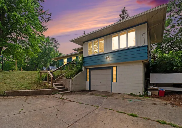 2nd image of 204 W Main St, Edmore, MI 48829 | MLS# 65026036464