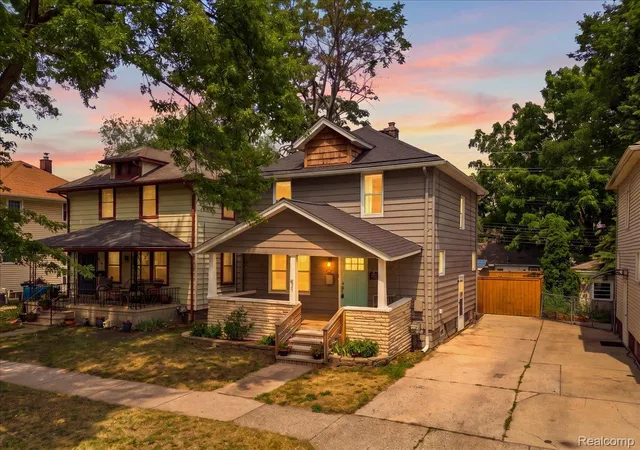 2nd image of 231 E Saratoga St, Ferndale, MI 48220 | MLS# 20261054936