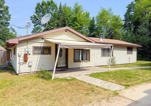 Photo 3 of Single family home for sale at 9230 Monroe Rd, Lake, MI 48632 | MLS# 77080071160 | Listing updated on 2026-09-17