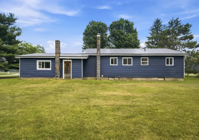 Photo 3 of Single family home for sale at 3490 S 37 Road, Cadillac, MI 49601 | MLS# 78080071161 | Listing updated on 2026-08-03