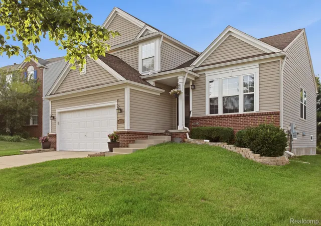 3rd image of 866 Canyon Creek Dr, Holly, MI 48442 | MLS# 20261054959