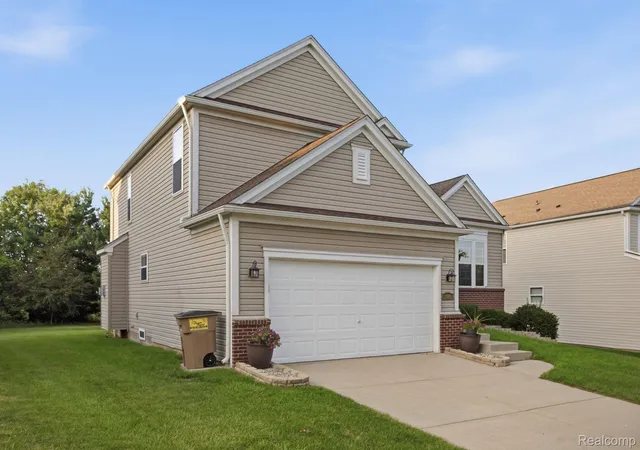 5th image of 866 Canyon Creek Dr, Holly, MI 48442 | MLS# 20261054959