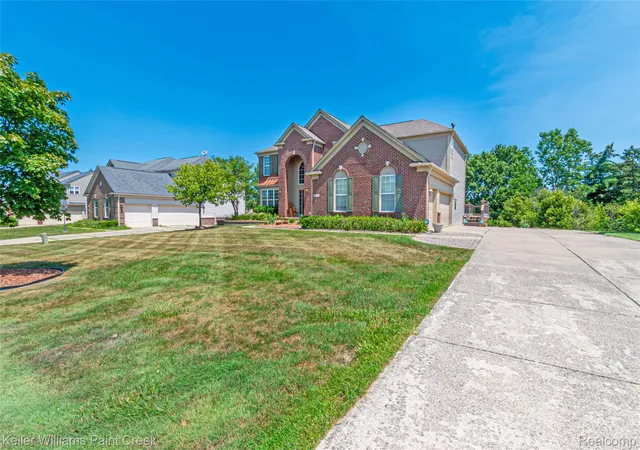 Photo 3 of Single family home for sale at 6423 Moonstone Dr, Grand Blanc, MI 48439 | MLS# 20261054967 | Listing updated on 2026-09-08