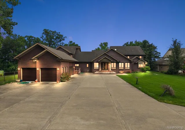 Photo 1 of Sale Pending at 2612 Cove Ln, West Bloomfield, MI 48323 | MLS# 20261054972 | Listing updated on 2026-09-01