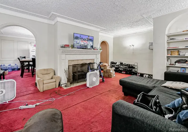 Listing Photo 4 - Condo for sale in building located at 2654 Tuxedo St, Detroit, MI 48206