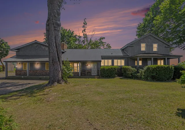1st image of 59379 Territorial Rd, Decatur, MI 49045 | MLS# 69026036477