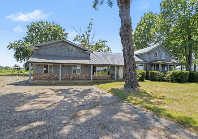 3rd image of 59379 Territorial Rd, Decatur, MI 49045 | MLS# 69026036477