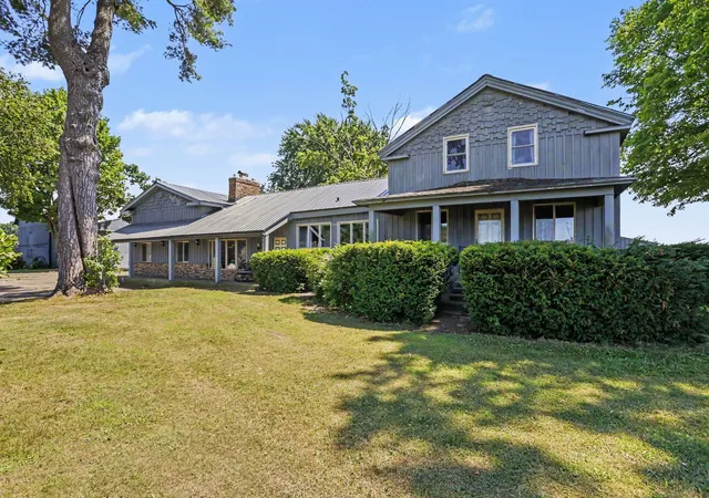 5th image of 59379 Territorial Rd, Decatur, MI 49045 | MLS# 69026036477