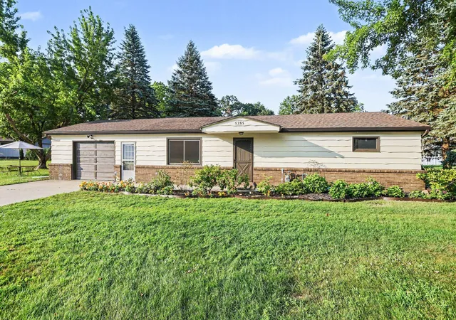 2nd image of 5385 Saint Joseph Ave, Stevensville, MI 49127 | MLS# 69026036520