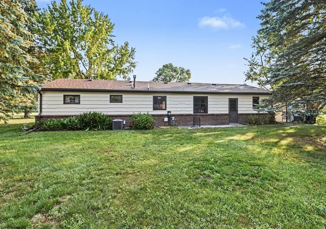 3rd image of 5385 Saint Joseph Ave, Stevensville, MI 49127 | MLS# 69026036520