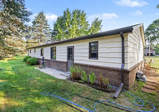 4th image of 5385 Saint Joseph Ave, Stevensville, MI 49127 | MLS# 69026036520