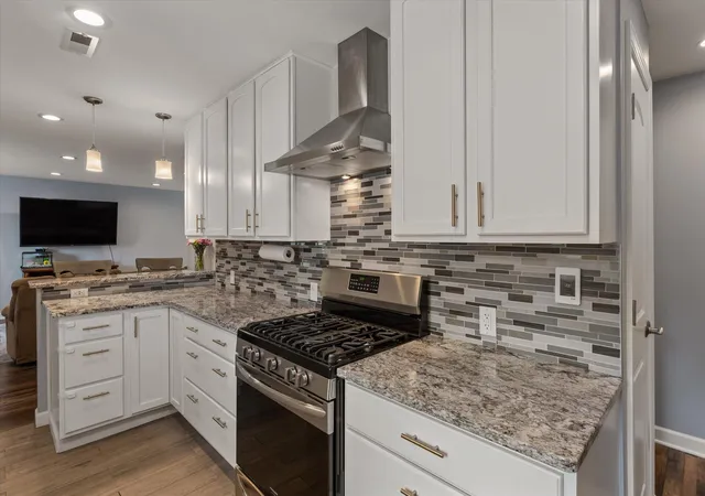 Photo 3 of Single family home for sale at 21684 Channel Pkwy, Edwardsburg, MI 49112 | MLS# 69026036526 | Listing updated on 2026-09-07