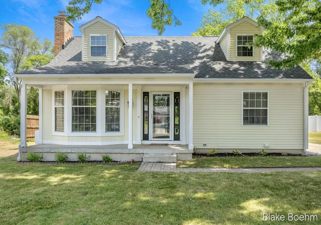 Photo 1 of Sale Pending at 118 Lauderdale Ave Ne, Grand Rapids, MI 49546 | MLS# 65026036519 | Listing updated on 2026-09-10