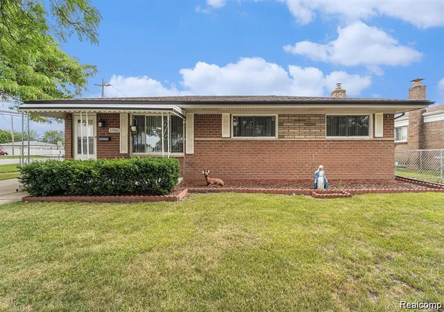 Photo 2 of Single family home for sale at 32960 Oakview Dr, Warren, MI 48092 | MLS# 20261054997 | Listing updated on 2026-07-24