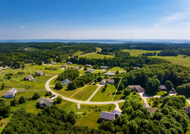 Photo 4 of Single family home for sale at 4609 Westbrook Dr, Traverse City, MI 49685 | MLS# 78080071171 | Listing updated on 2026-08-22