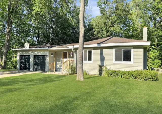 42nd image of 226 Seneca Pl, Cadillac, MI 49601 | MLS# 78080071172