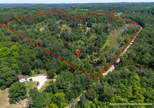 Photo 4 of Single family home for sale at 4724 Plum Valley Rd NW, Rapid City, MI 49676 | MLS# 78080071173 | Listing updated on 2026-09-16