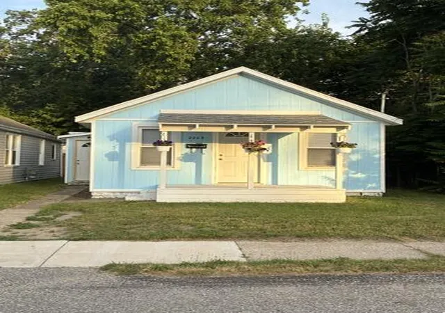 Photo 1 of Single family home for sale at 2203 Larue St, Muskegon, MI 49441 | MLS# 67026036556 | Listing updated on 2026-09-09
