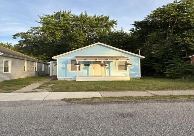 Photo 2 of Single family home for sale at 2203 Larue St, Muskegon, MI 49441 | MLS# 67026036556 | Listing updated on 2026-09-09