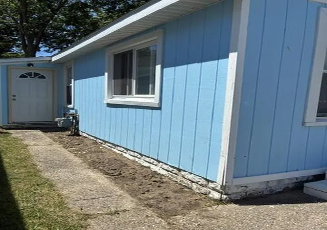 Photo 3 of Single family home for sale at 2203 Larue St, Muskegon, MI 49441 | MLS# 67026036556 | Listing updated on 2026-09-09