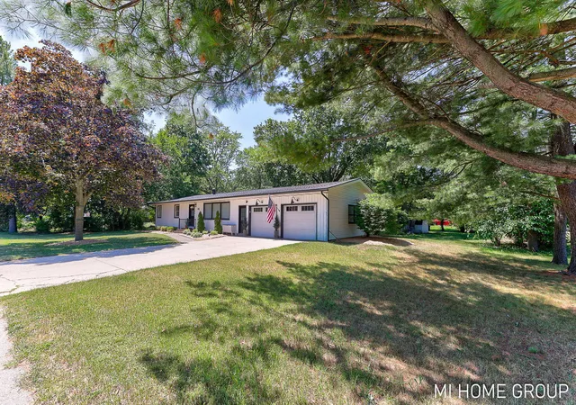 Photo 3 of Single family home for sale at 918 136th Avenue, Holland, MI 49424 | MLS# 71026036534 | Listing updated on 2026-07-29