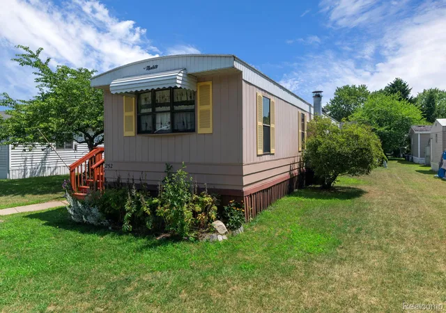 4th image of 351 N Squirrel Road #252, Auburn Hills, MI 48326 | MLS# 20261055031