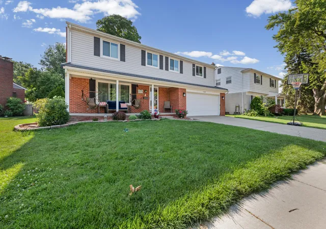 Photo 3 of Single family home for sale at 14638 Westmore St, Livonia, MI 48154 | MLS# 81026036575 | Listing updated on 2026-09-21