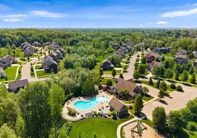 4th image of 8903 Dalton Ln, Jenison, MI 49428