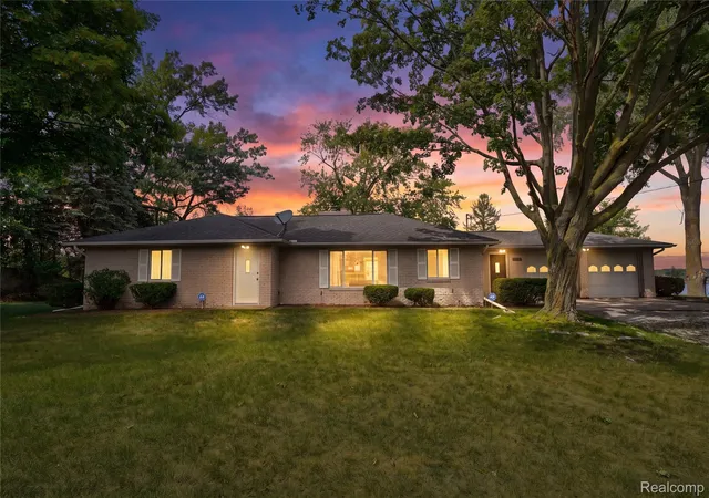 Photo 2 of Single family home for sale at 2354 Grv Park Rd, Fenton, MI 48430 | MLS# 20261055050 | Listing updated on 2026-09-12